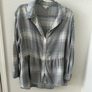 American Eagle ruffle bottom flannel